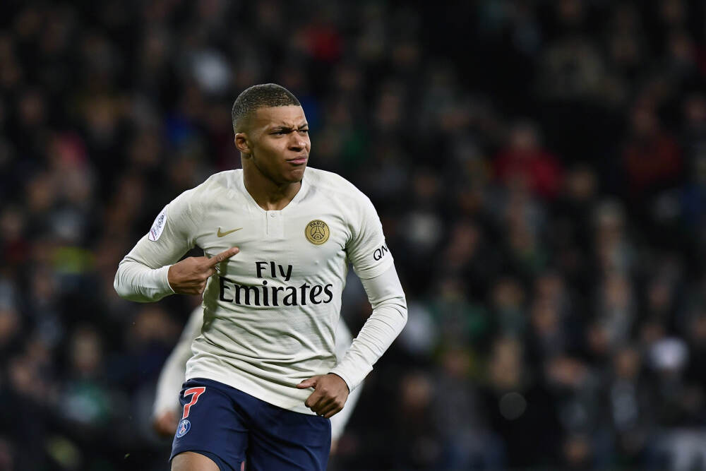 明年1月发布 新款迈巴赫S级路试谍照曝光